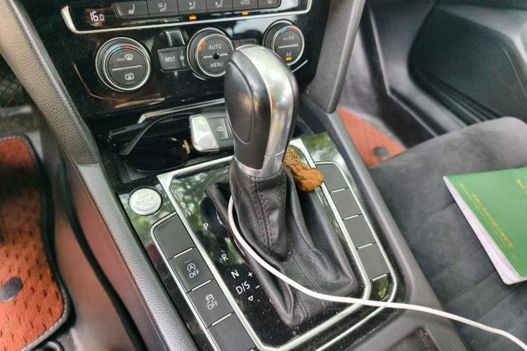 Used Volkswagen Magotan 2017 330TSI DSG Luxury Model Gear Lever
