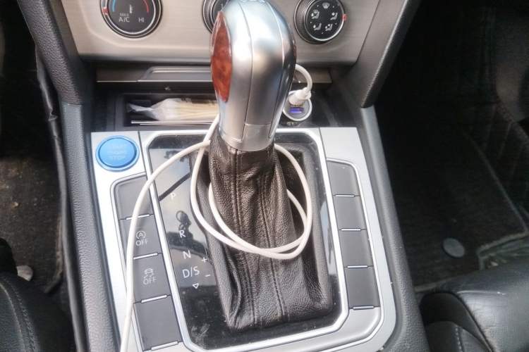 Used Volkswagen Magotan 2017 280TSI DSG Comfort Model Gear Lever