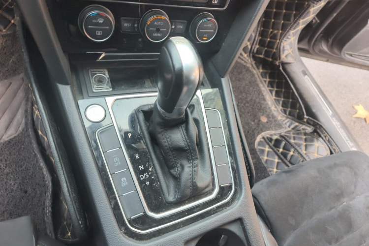Used Volkswagen Magotan 2017 330TSI DSG Luxury Model Gear Lever