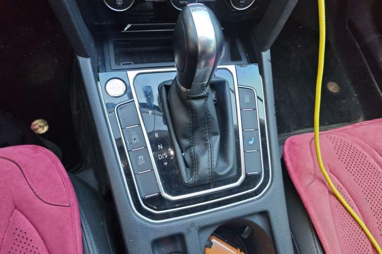 Used Volkswagen Magotan 2017 280TSI DSG Leading Edition Gear Lever