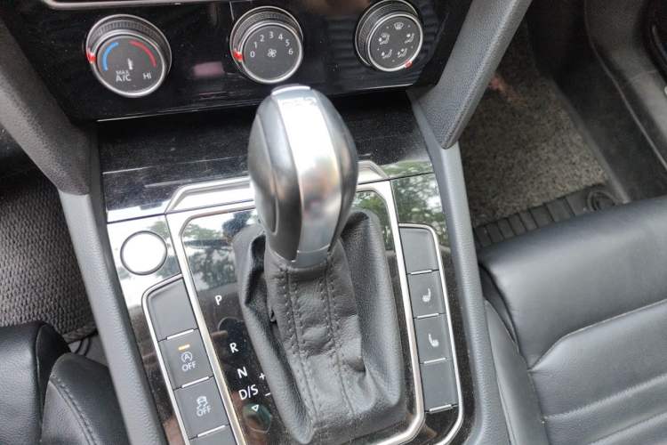 Used Volkswagen Magotan 2017 330TSI DSG Luxury Model Gear Lever