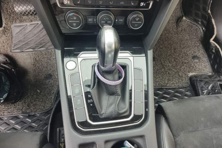 Used Volkswagen Magotan 2017 330TSI DSG Luxury Model Gear Lever