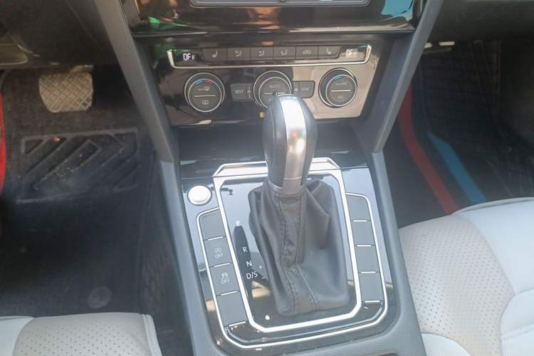 Used Volkswagen Magotan 2017 380TSI DSG Luxury Model Gear Lever