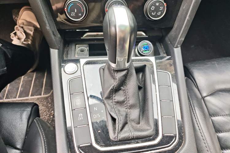 Used Volkswagen Magotan 2017 330TSI DSG Leading Model Gear Lever