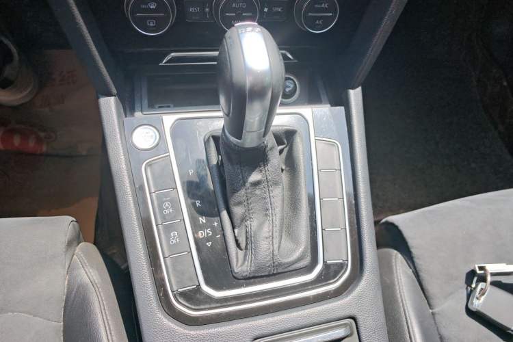 Used Volkswagen Magotan 2017 330TSI DSG Luxury Model Gear Lever