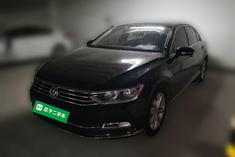 Used Volkswagen Magotan 2017 330TSI DSG Luxury Model Guazi used car, China used car export, Used car for sale, Used cars, Cheapest cars for sale