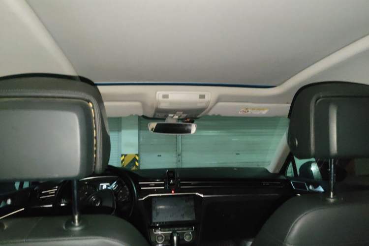 Used Volkswagen Magotan 2017 330TSI DSG Luxury Model Headliner
