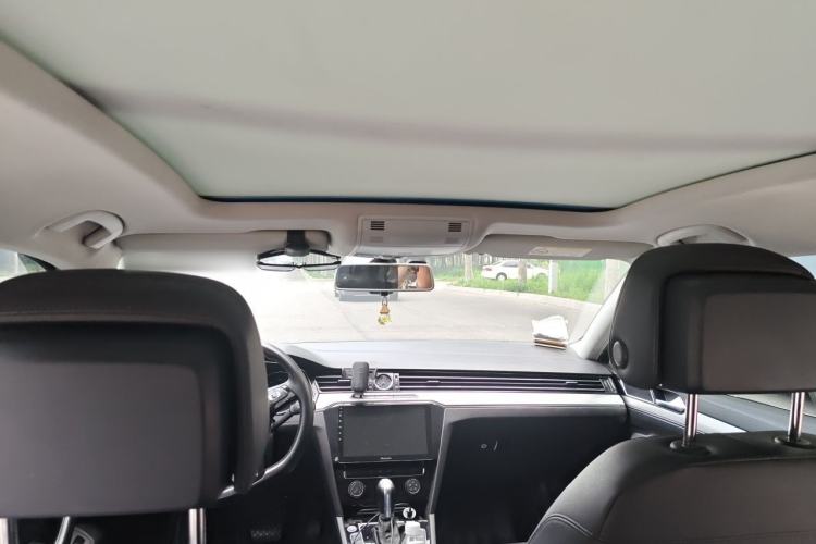 Used Volkswagen Magotan 2017 330TSI DSG Leading Model Headliner