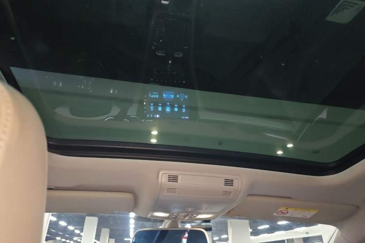 Used Volkswagen Magotan 2017 330TSI DSG Luxury Model Headliner