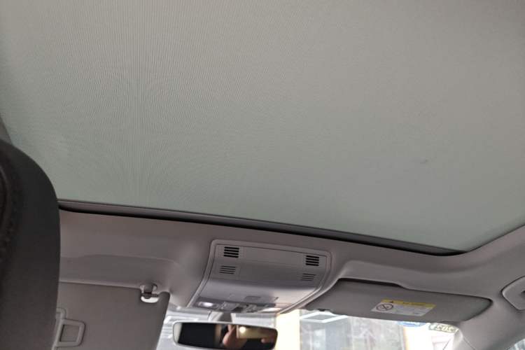 Used Volkswagen Magotan 2017 330TSI DSG Luxury Model Headliner