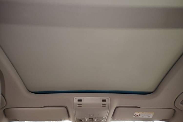 Used Volkswagen Magotan 2017 330TSI DSG Luxury Model Headliner