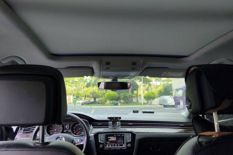 Used Volkswagen Magotan 2017 330TSI DSG Luxury Model Headliner