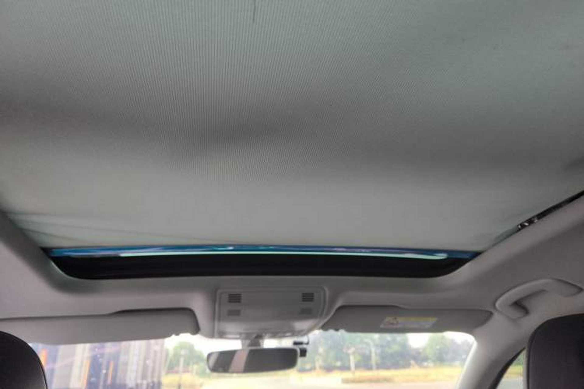 Used Volkswagen Magotan 2017 330TSI DSG Luxury Model Headliner