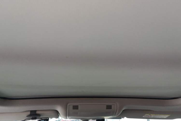 Used Volkswagen Magotan 2017 330TSI DSG Luxury Model Headliner