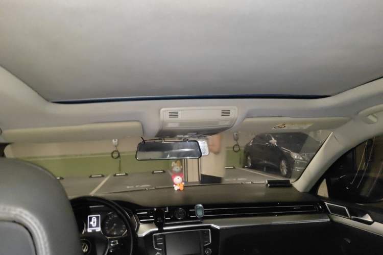 Used Volkswagen Magotan 2017 330TSI DSG Leading Model Headliner