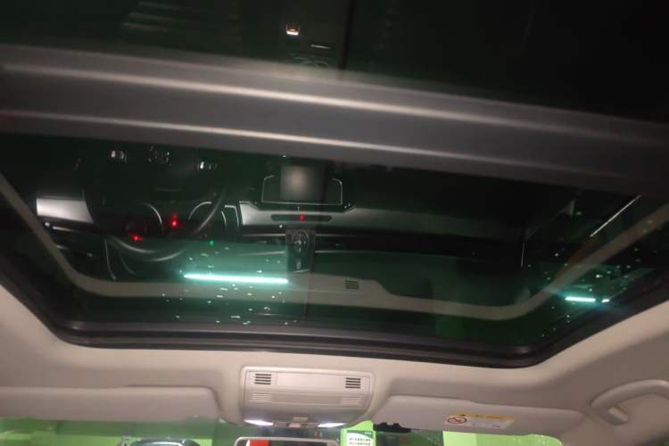 Used Volkswagen Magotan 2017 330TSI DSG Leading Model Headliner