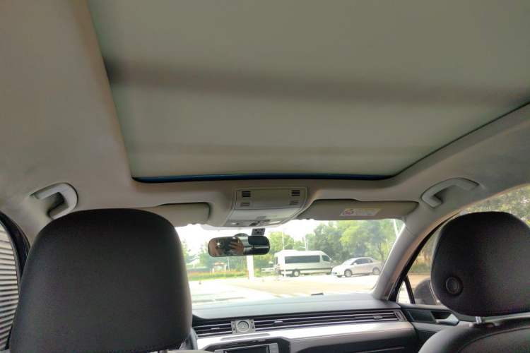 Used Volkswagen Magotan 2017 280TSI DSG Comfort Model Headliner