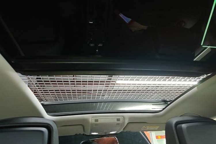 Used Volkswagen Magotan 2017 330TSI DSG Luxury Model Headliner