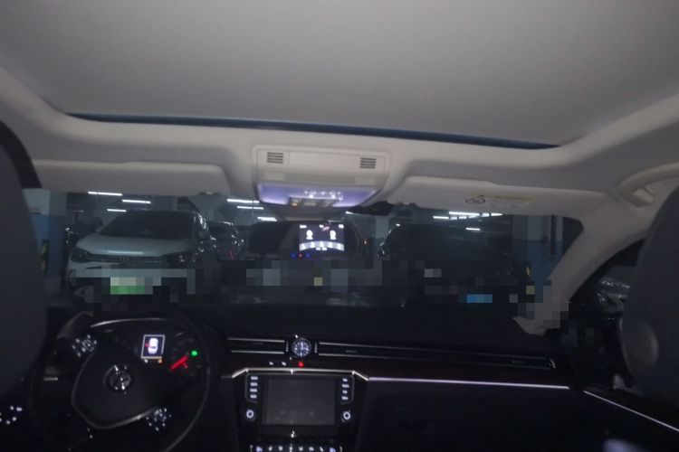 Used Volkswagen Magotan 2017 330TSI DSG Luxury Model Headliner