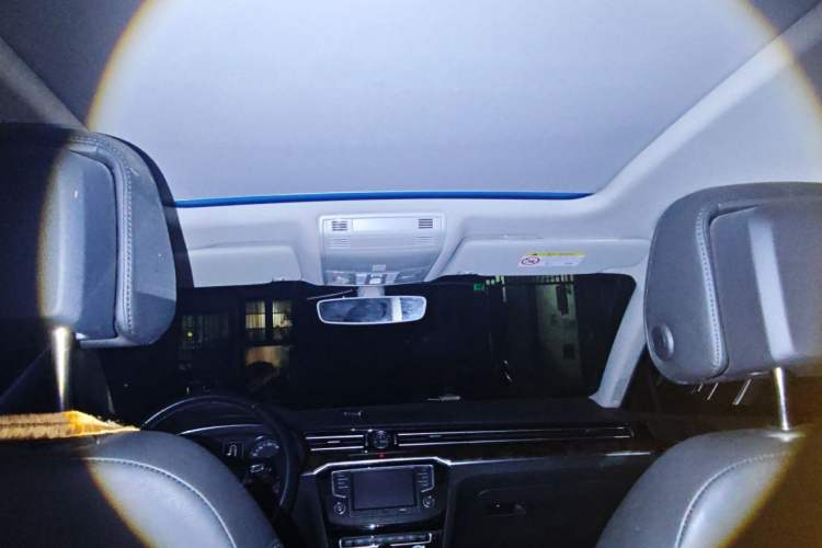 Used Volkswagen Magotan 2017 330TSI DSG Luxury Model Headliner