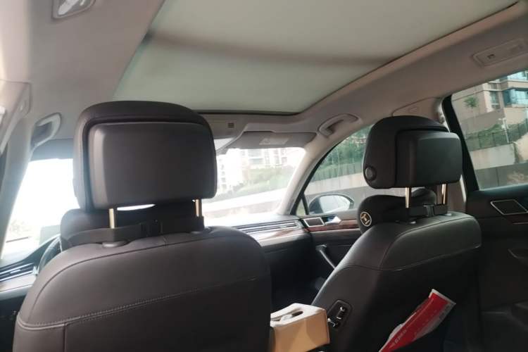 Used Volkswagen Magotan 2017 330TSI DSG Luxury Model Headliner