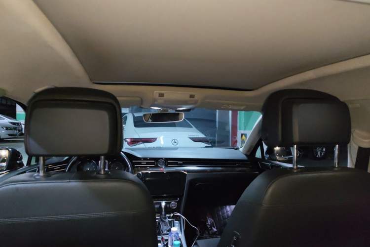 Used Volkswagen Magotan 2017 330TSI DSG Luxury Model Headliner