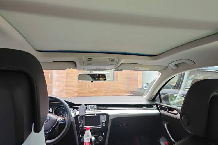 Used Volkswagen Magotan 2017 330TSI DSG Leading Model Headliner