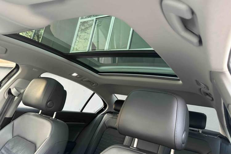 Used Volkswagen Magotan 2017 380TSI DSG Luxury Model Headliner