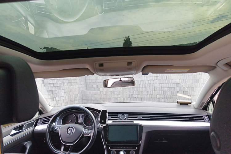Used Volkswagen Magotan 2017 330TSI DSG Leading Model Headliner
