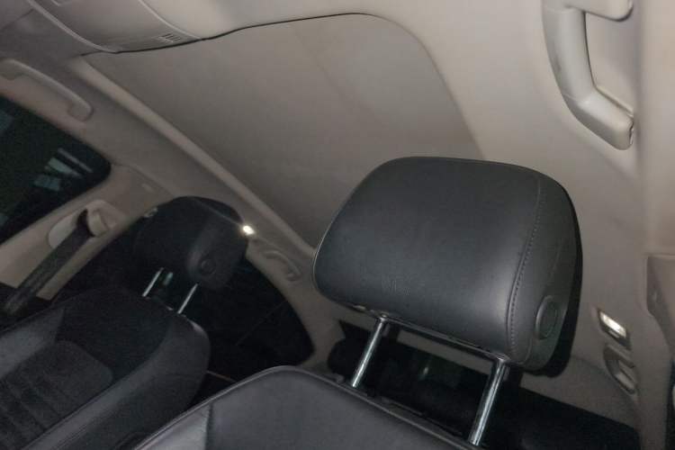 Used Volkswagen Magotan 2017 330TSI DSG Luxury Model Headliner