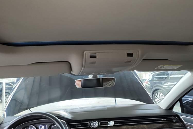 Used Volkswagen Magotan 2017 330TSI DSG Luxury Model Headliner