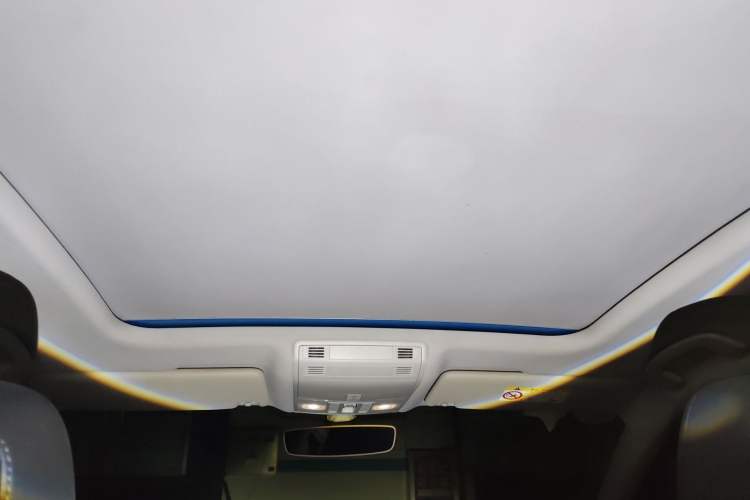Used Volkswagen Magotan 2017 330TSI DSG Luxury Model Headliner