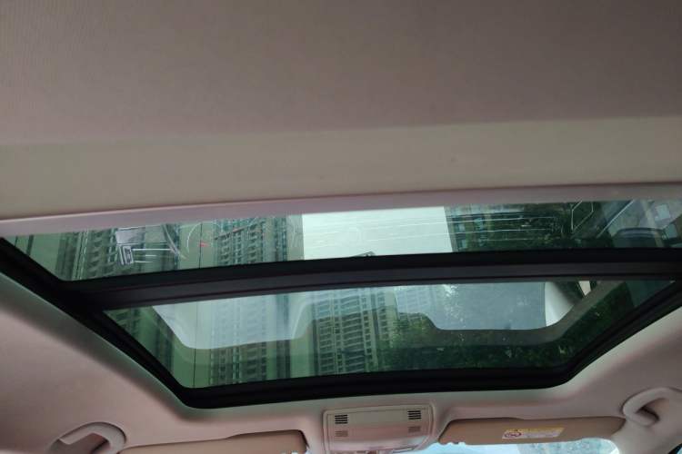 Used Volkswagen Magotan 2017 330TSI DSG Luxury Model Headliner