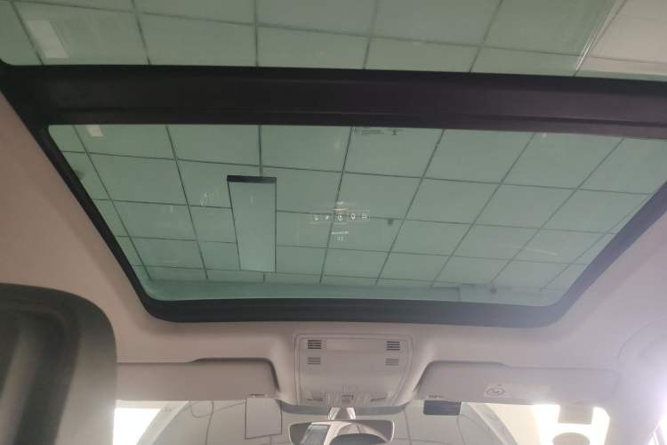 Used Volkswagen Magotan 2017 330TSI DSG Luxury Model Headliner