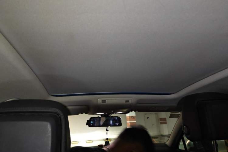 Used Volkswagen Magotan 2017 330TSI DSG Luxury Model Headliner