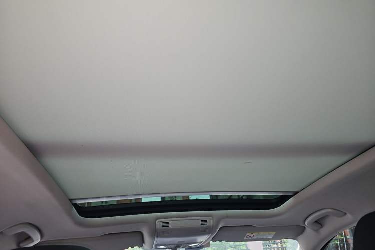 Used Volkswagen Magotan 2017 330TSI DSG Luxury Model Headliner