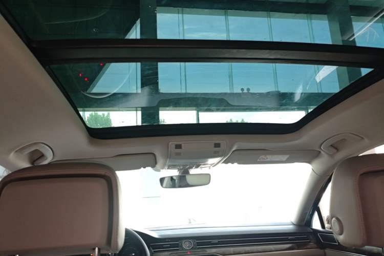 Used Volkswagen Magotan 2017 330TSI DSG Luxury Model Headliner