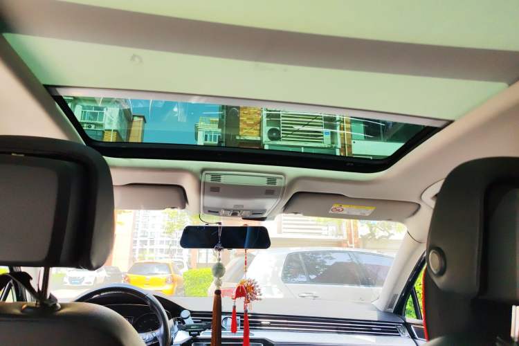 Used Volkswagen Magotan 2017 330TSI DSG Leading Model Headliner