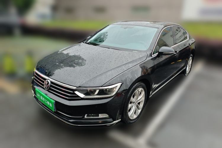 Used Volkswagen Magotan 2017 330TSI DSG Luxury Model Guazi used car, China used car export, Used car for sale, Used cars, Cheapest cars for sale