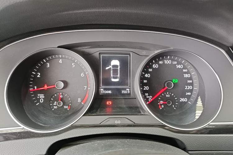 Used Volkswagen Magotan 2017 330TSI DSG Luxury Model Instrument Cluster