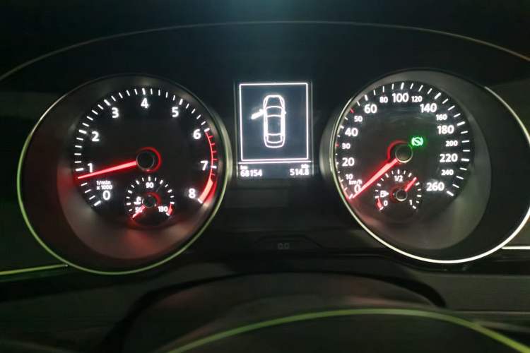 Used Volkswagen Magotan 2017 330TSI DSG Luxury Model Instrument Cluster