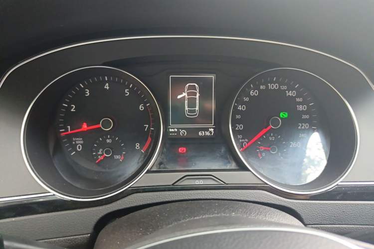 Used Volkswagen Magotan 2017 330TSI DSG Luxury Model Instrument Cluster