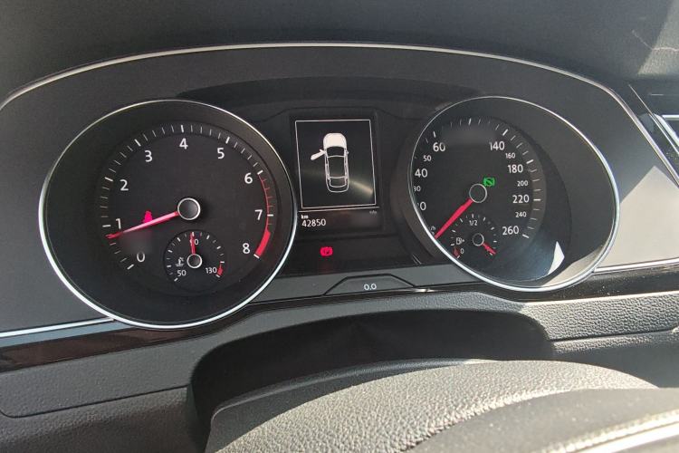 Used Volkswagen Magotan 2017 330TSI DSG Luxury Model Instrument Cluster