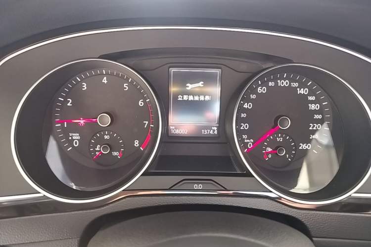 Used Volkswagen Magotan 2017 330TSI DSG Luxury Model Instrument Cluster