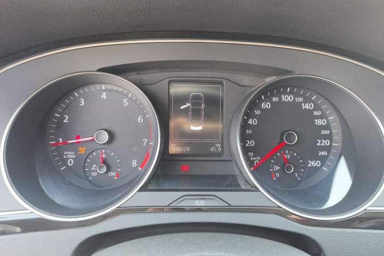 Used Volkswagen Magotan 2017 330TSI DSG Leading Model Instrument Cluster