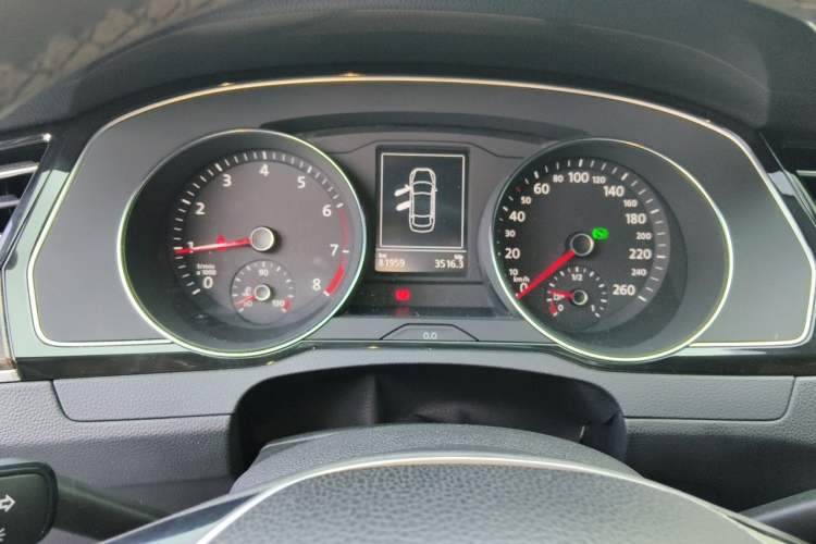 Used Volkswagen Magotan 2017 330TSI DSG Luxury Model Instrument Cluster