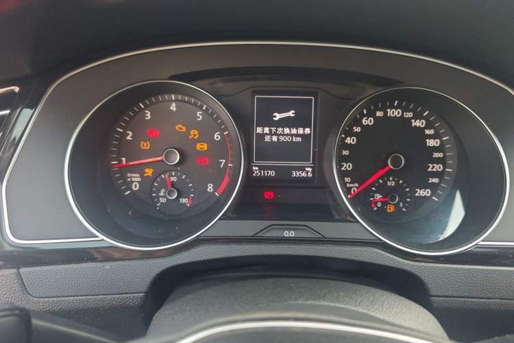 Used Volkswagen Magotan 2017 330TSI DSG Luxury Model Instrument Cluster