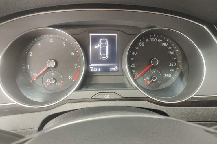 Used Volkswagen Magotan 2017 330TSI DSG Luxury Model Instrument Cluster