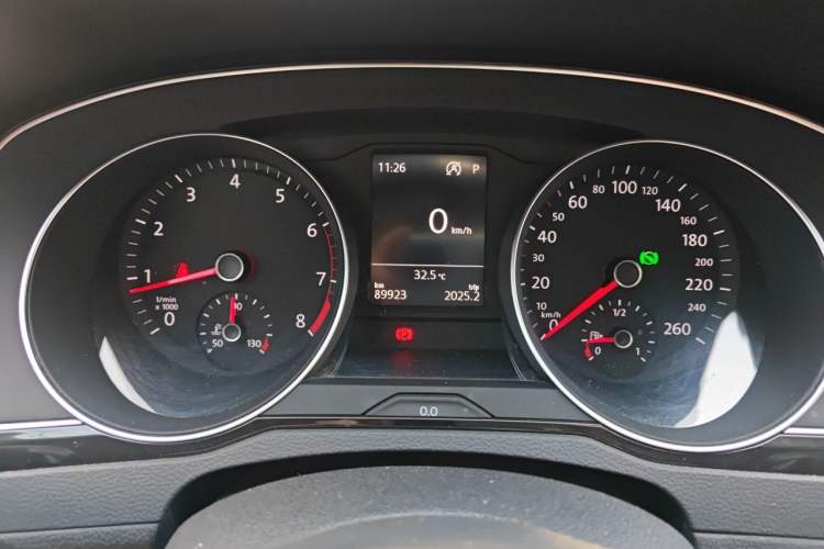 Used Volkswagen Magotan 2017 330TSI DSG Leading Model Instrument Cluster