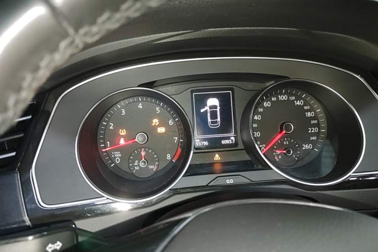 Used Volkswagen Magotan 2017 330TSI DSG Luxury Model Instrument Cluster